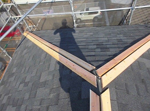 加古川市のカバー工事にともなう貫板の施工